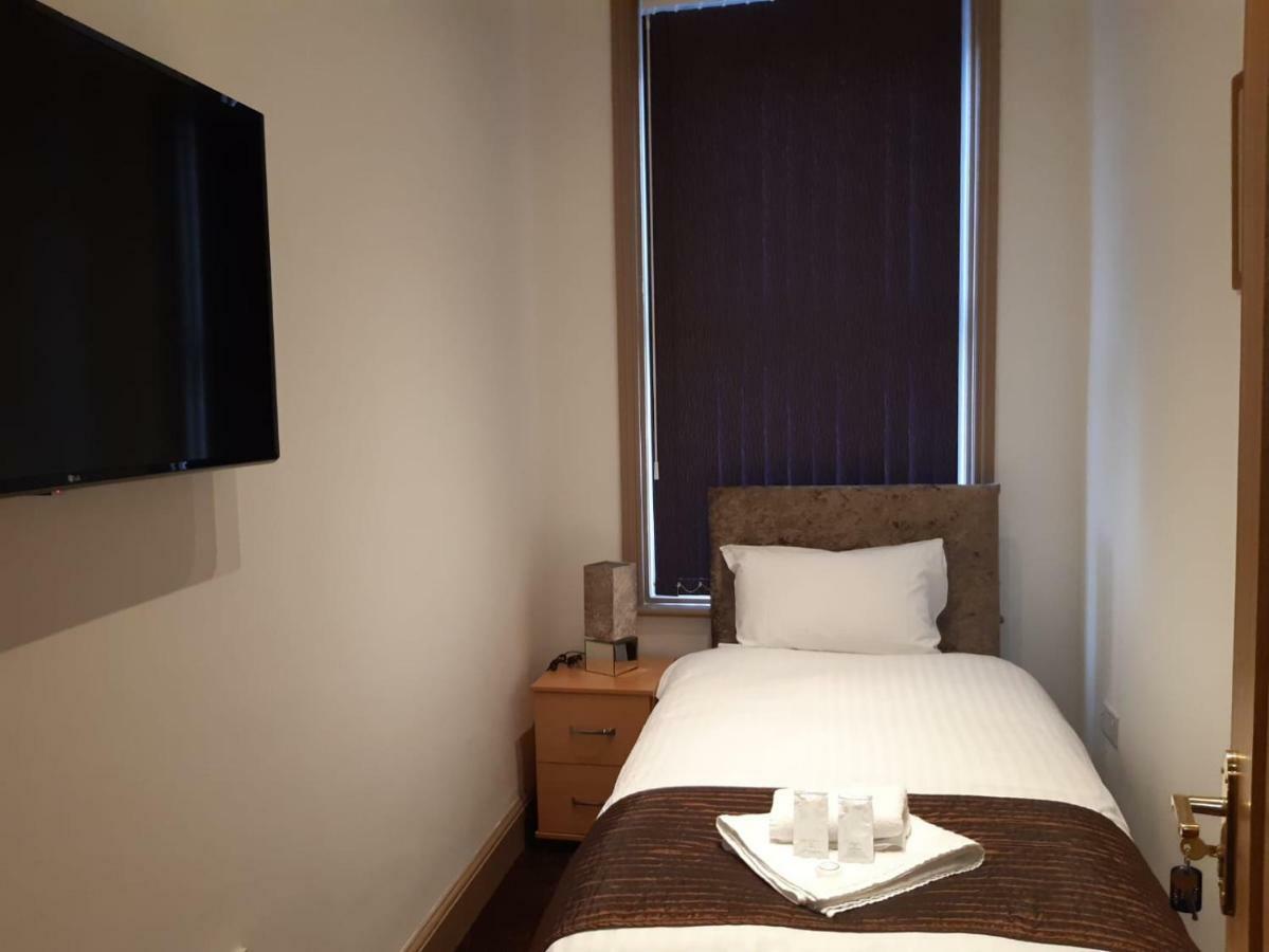 The Fallowfield Lodge - Manchester, Manchester